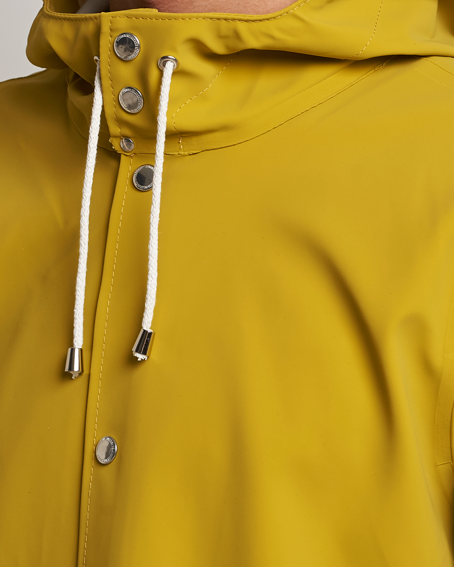 Mies | Takit | Stutterheim | Stockholm Raincoat Suede Gold