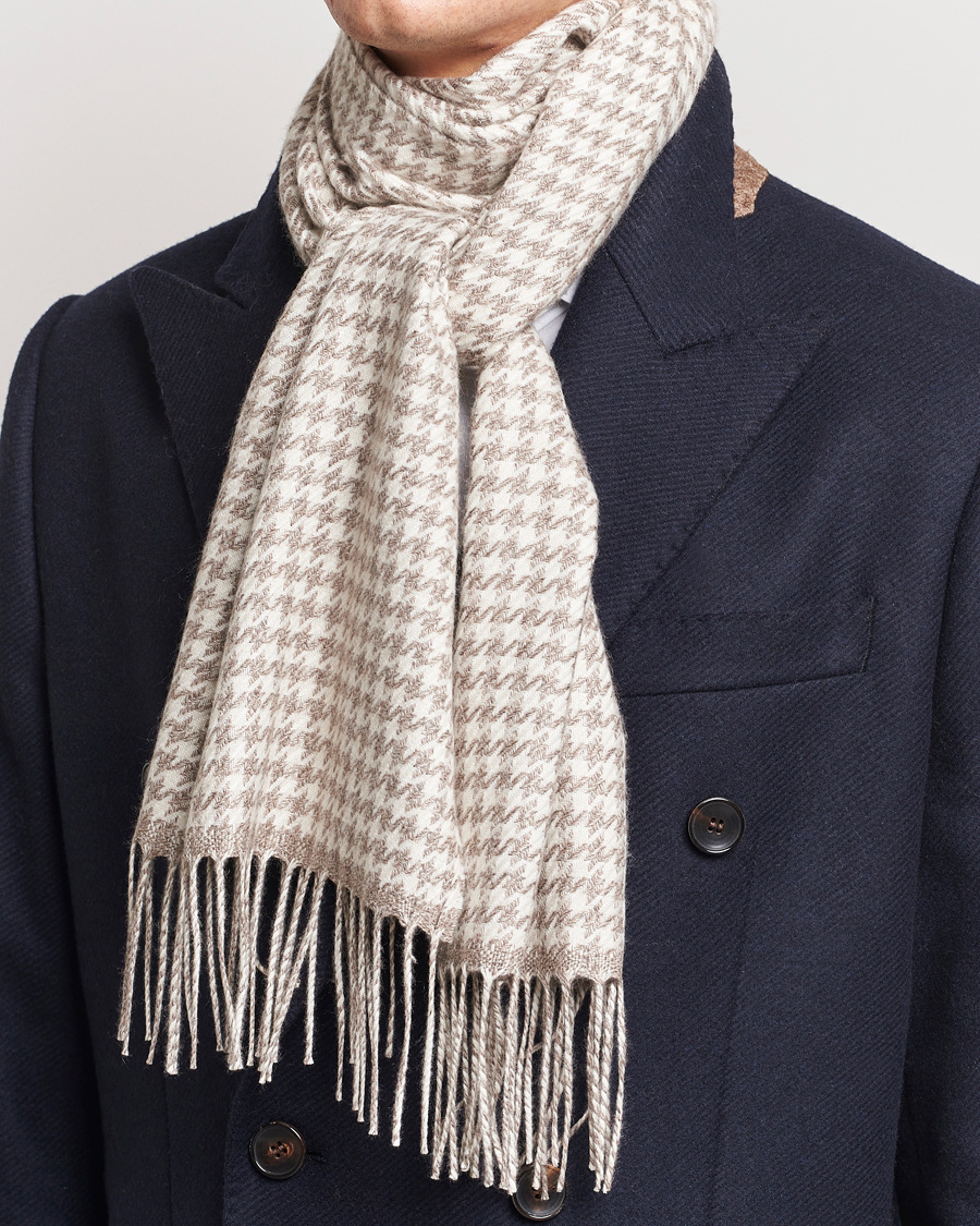 Mies | Piacenza Cashmere Cashmere/Silk Houndstooth Scarf Beige | Piacenza Cashmere | Cashmere/Silk Houndstooth Scarf Beige
