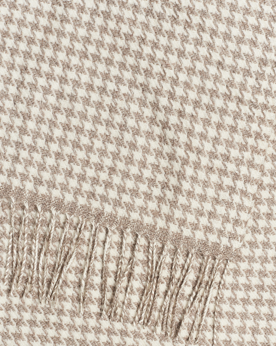 Mies | Piacenza Cashmere Cashmere/Silk Houndstooth Scarf Beige | Piacenza Cashmere | Cashmere/Silk Houndstooth Scarf Beige