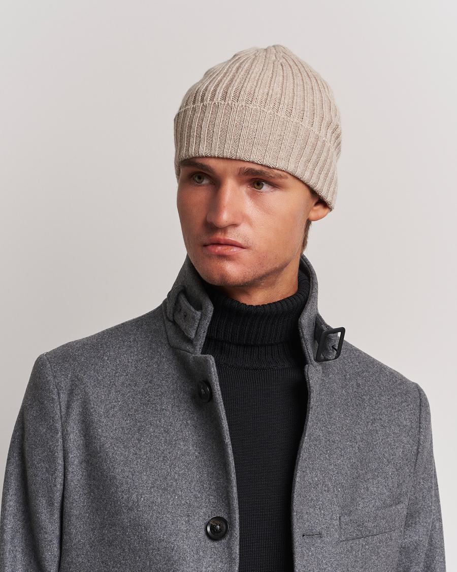 Mies | Piacenza Cashmere Ribbed Cashmere Beanie Light Beige | Piacenza Cashmere | Ribbed Cashmere Beanie Light Beige
