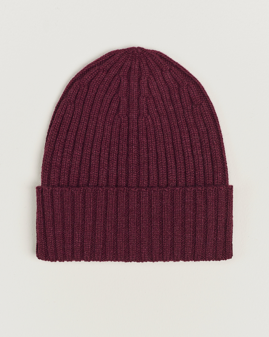 Mies | Piacenza Cashmere Ribbed Cashmere Beanie Burgundy | Piacenza Cashmere | Ribbed Cashmere Beanie Burgundy