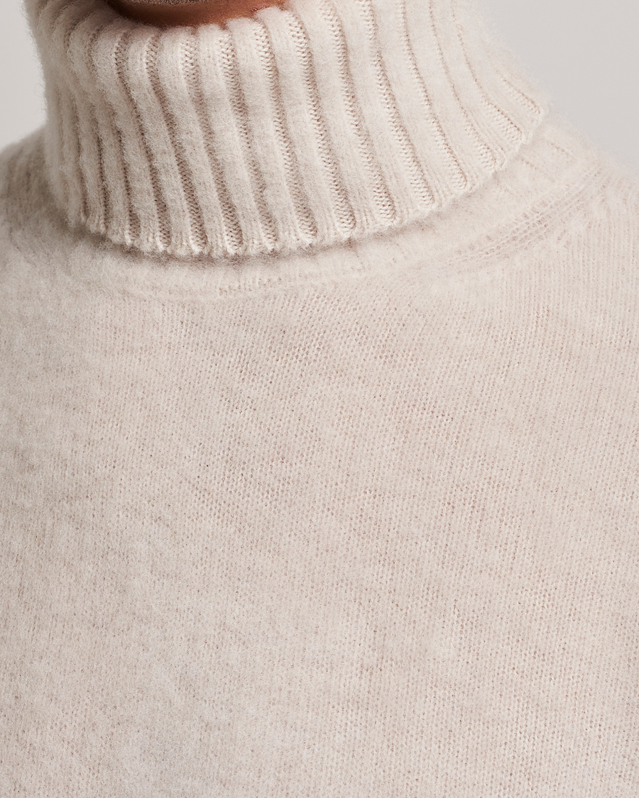 Mies | Puserot | Piacenza Cashmere | Brushed Wool Rollneck Beige