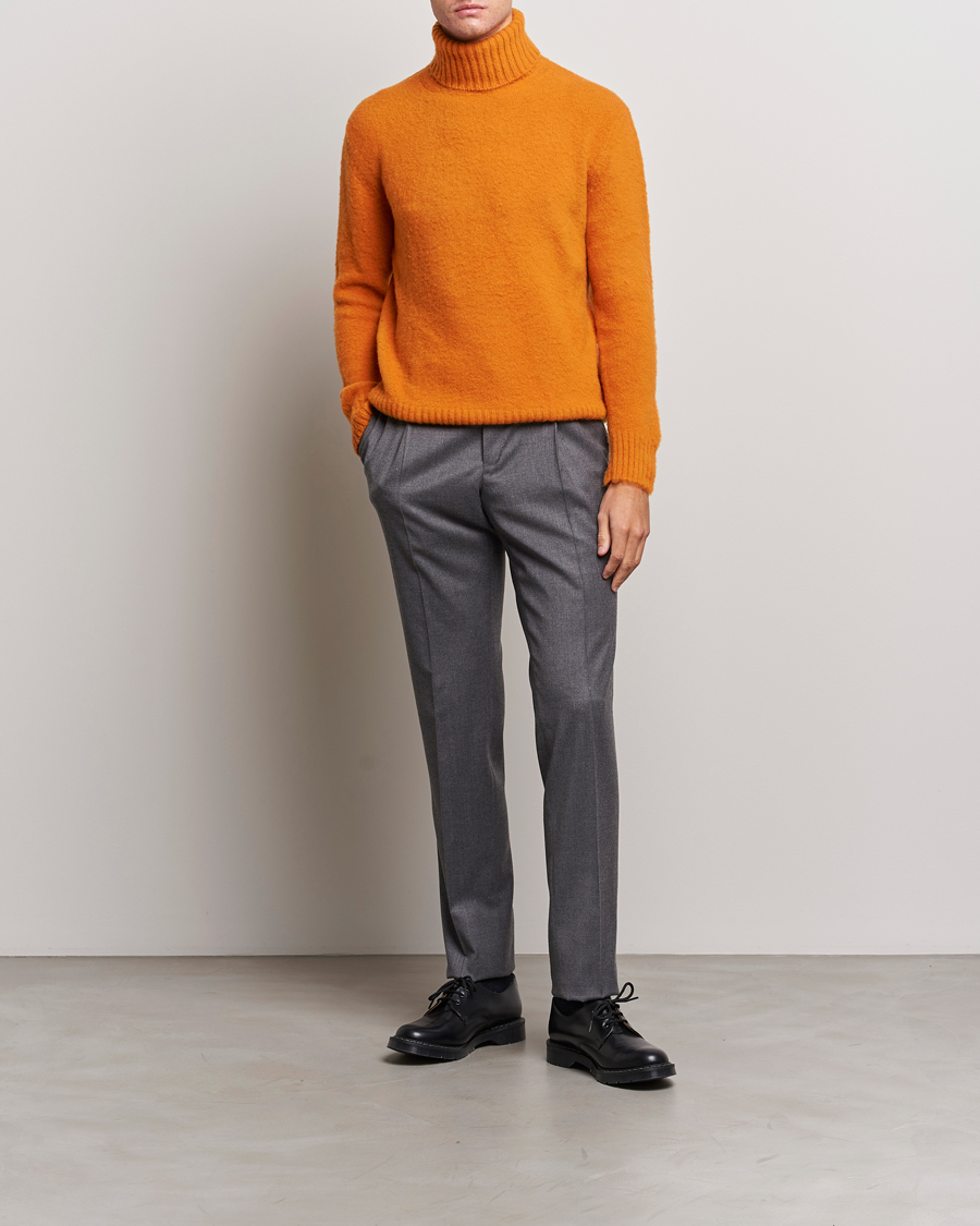 Mies | Puserot | Piacenza Cashmere | Brushed Wool Rollneck Orange
