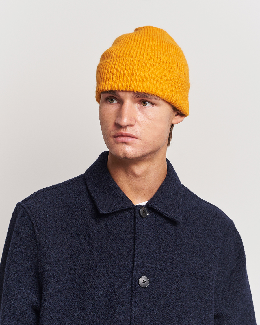 Mies | Pipot | Le Bonnet | Lambswool/Caregora Beanie Orange Peel