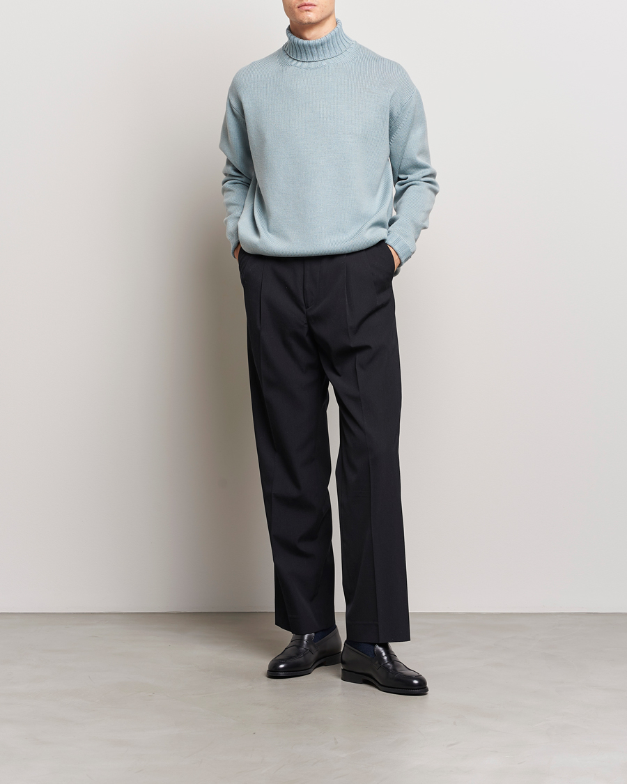 Mies | Puserot | Auralee | Washed French Merino Rollneck Light Blue