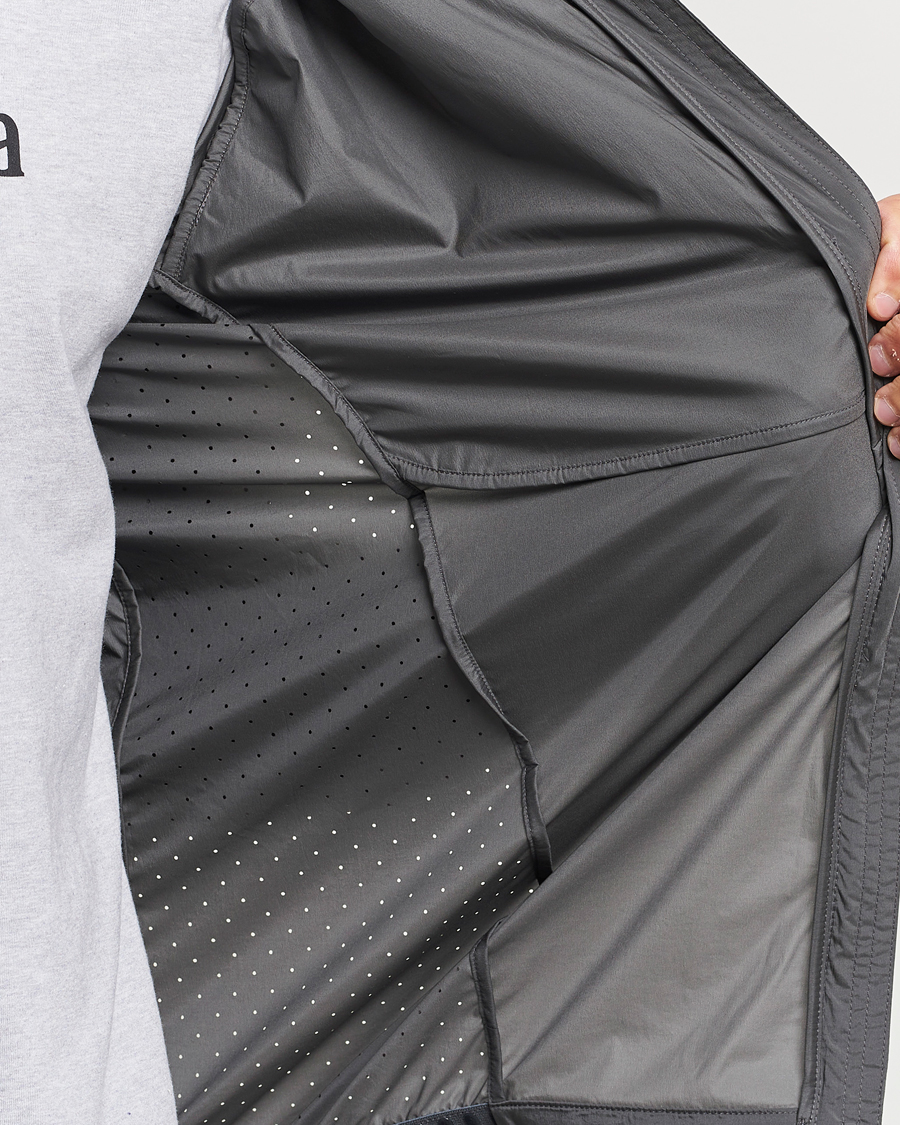 Mies | Takit | Peak Performance | Vislight Wind Jacket Motion Grey/Omber Blue