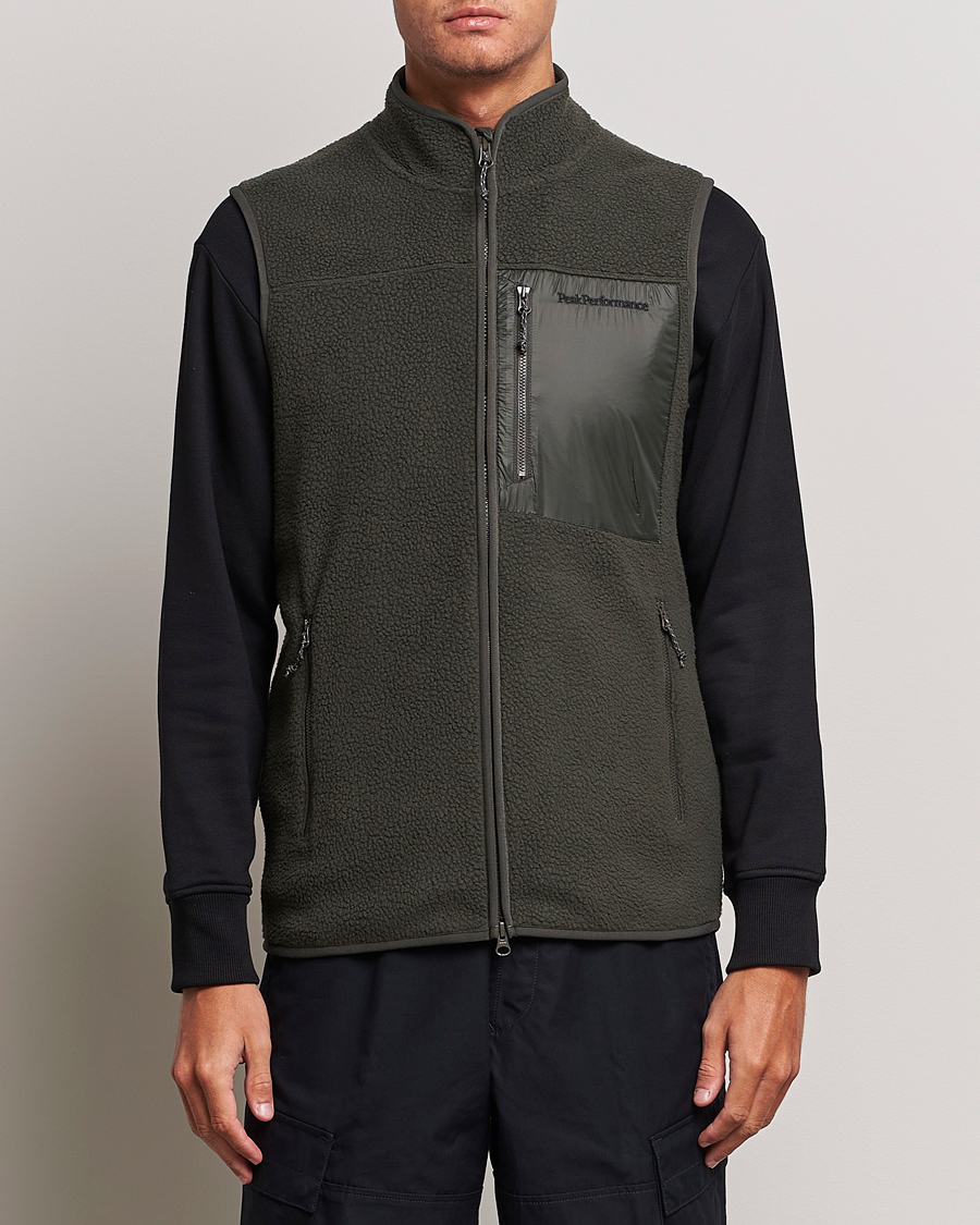 Mies | Ulkoliivit | Peak Performance | Pile Vest Olive Extreme