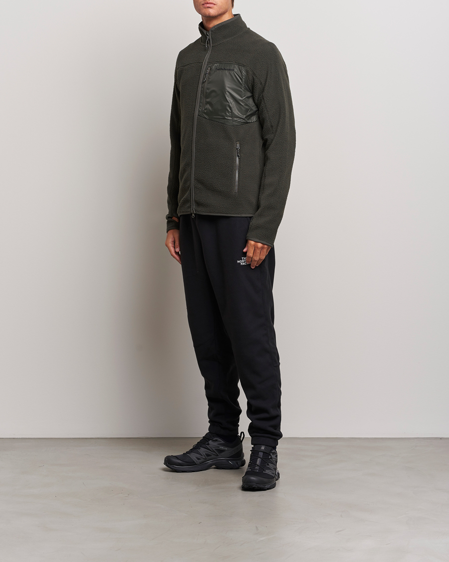 Mies | Puserot | Peak Performance | Pile Full Zip Olive Extreme