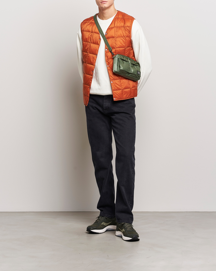 Mies | Takit | TAION | V-Neck Lightweight Down Vest Brick Orange