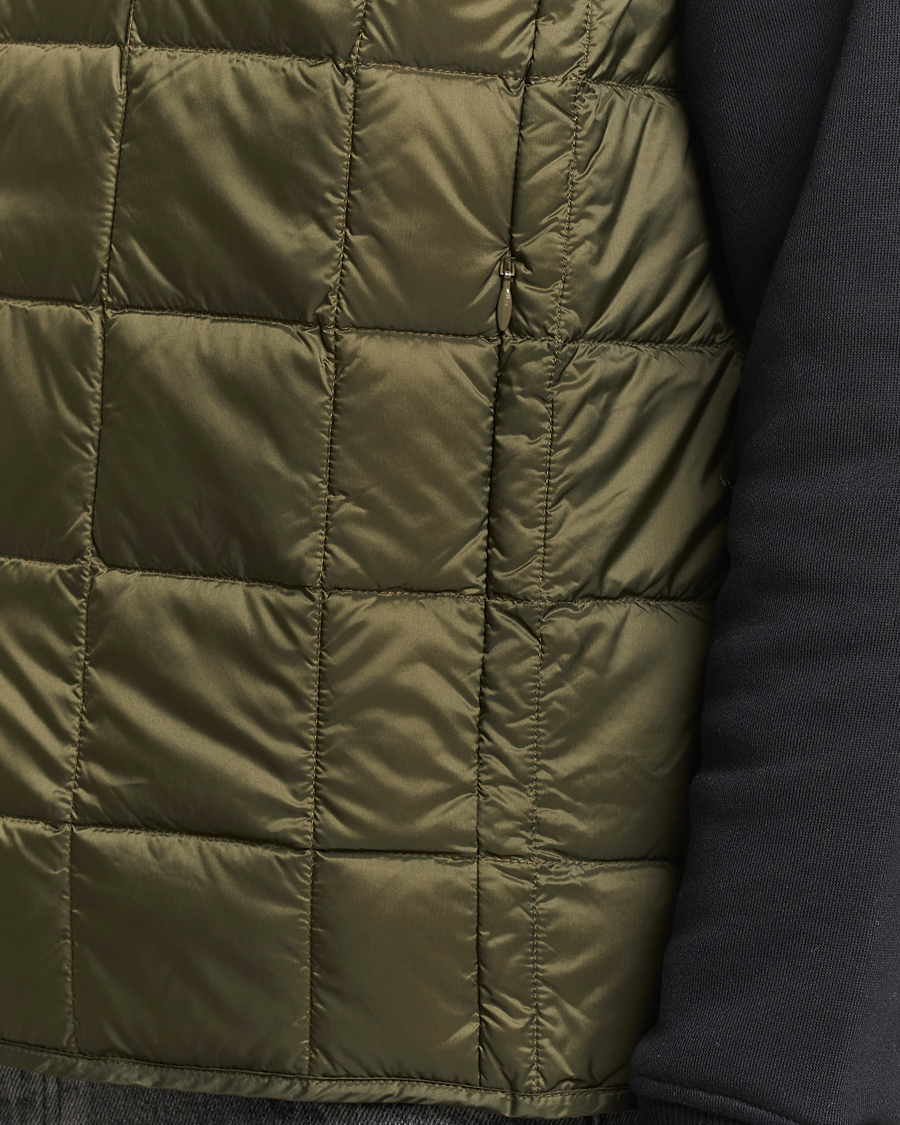 Mies | Takit | TAION | V-Neck Lightweight Down Vest Dark Olive