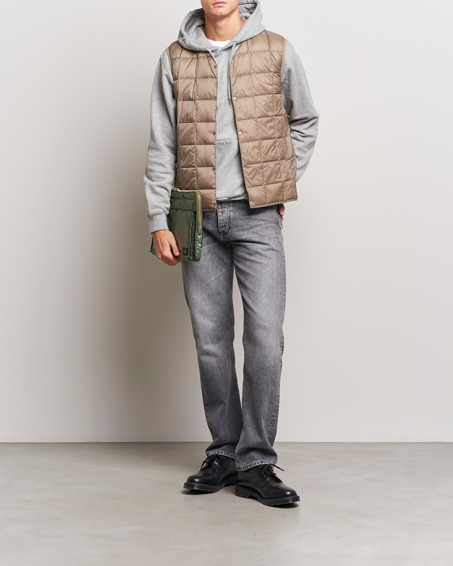 Mies | Takit | TAION | V-Neck Lightweight Down Vest Khaki