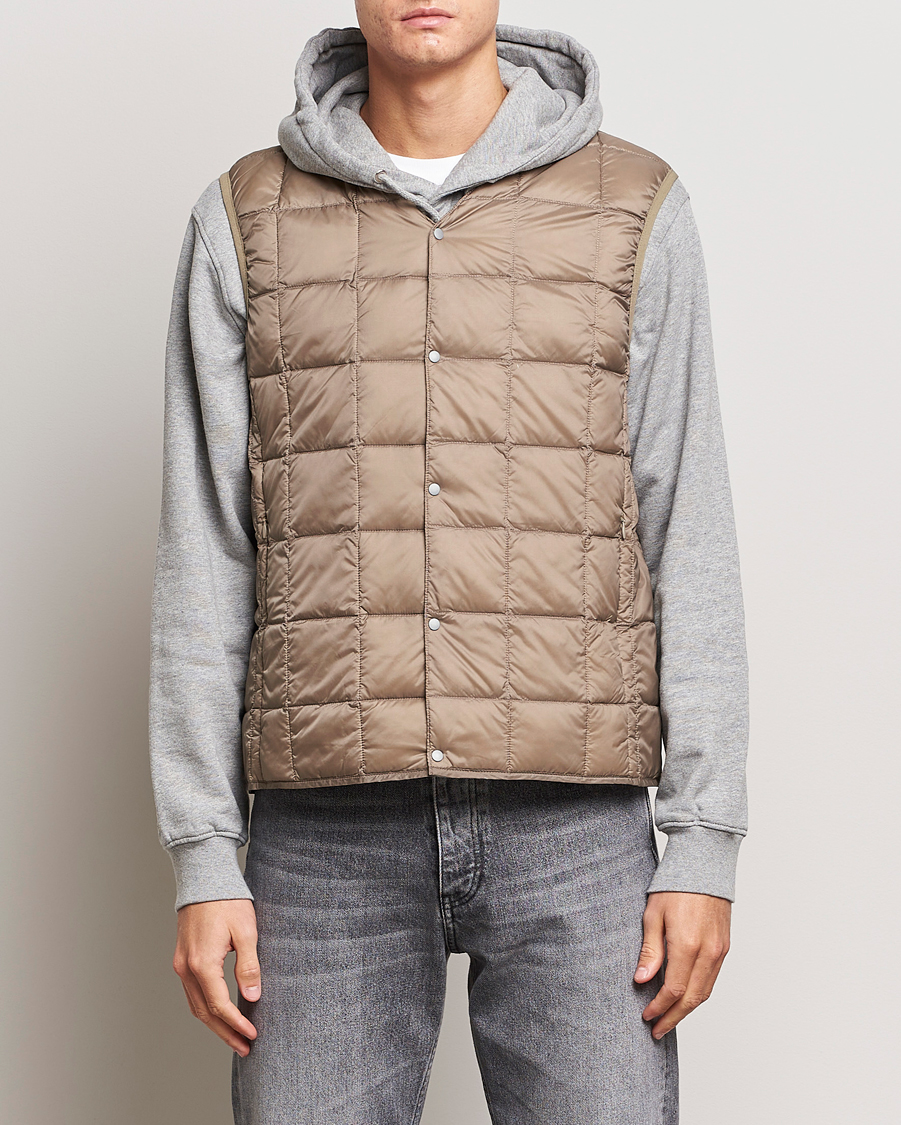 Mies | Takit | TAION | V-Neck Lightweight Down Vest Khaki