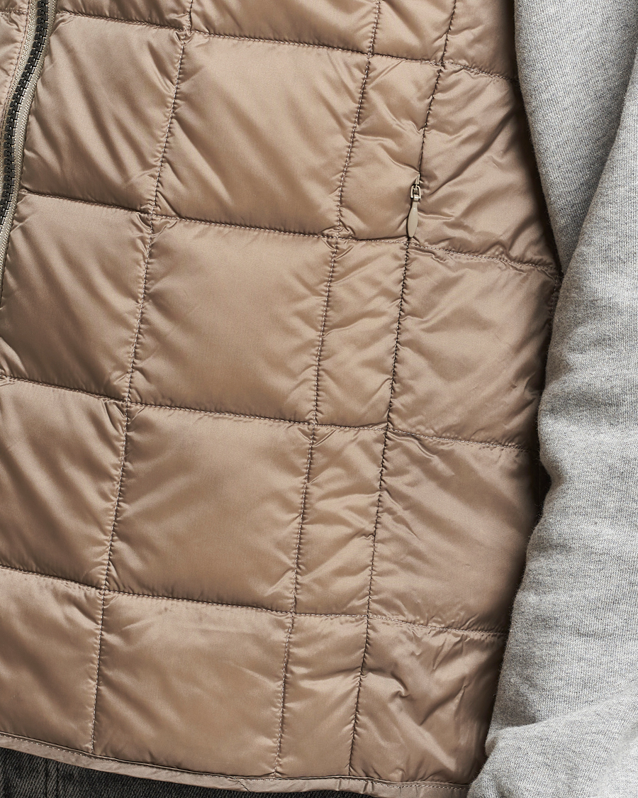 Mies | Ulkoliivit | TAION | High Neck Full Zip Lightweight Down Vest Khaki