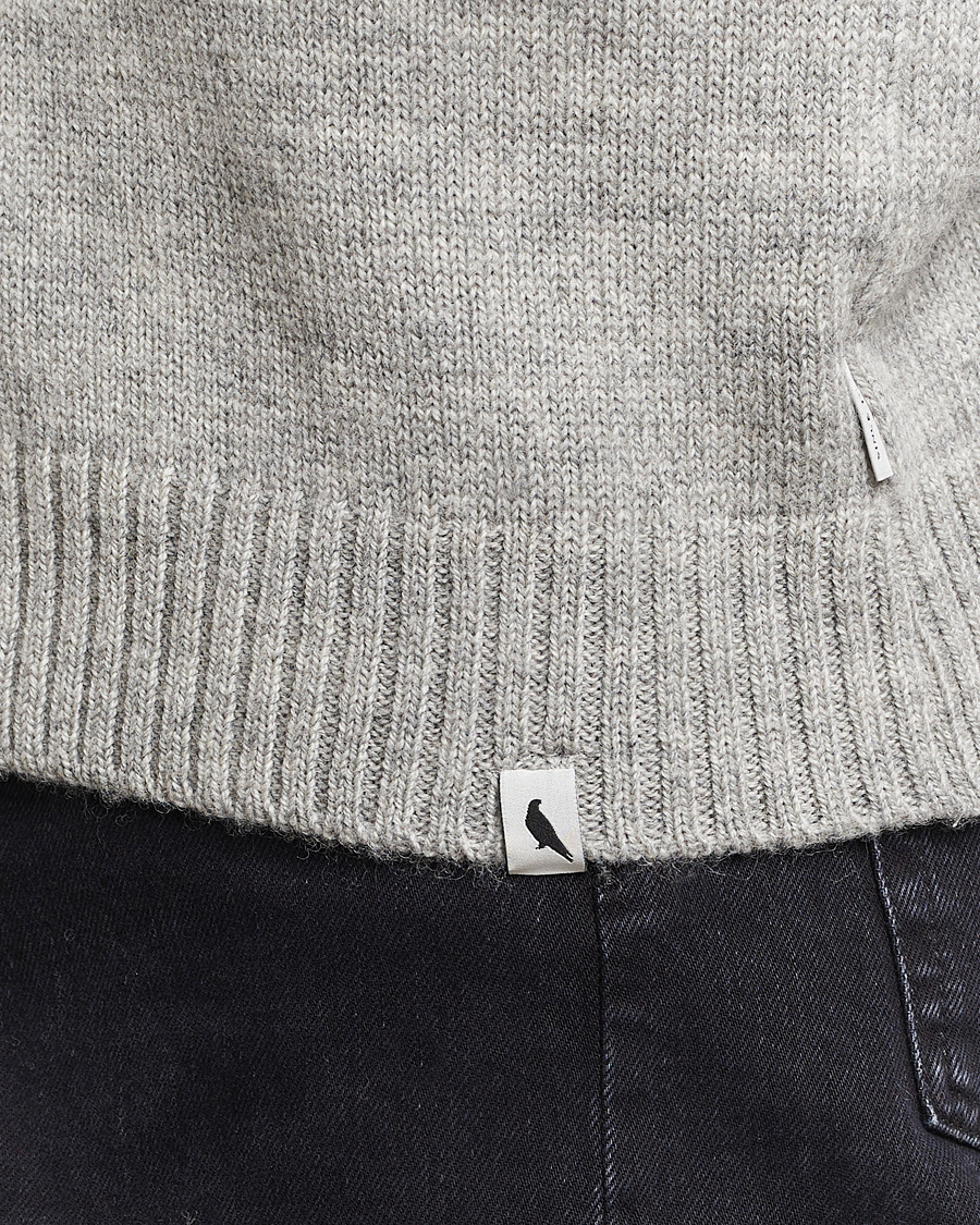 Mies | Puserot | Peregrine | Maker's Stitch Merino Cardigan Light Grey