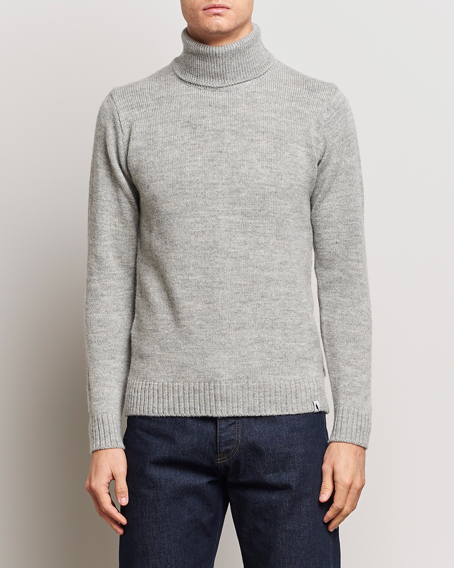 Mies | Puserot | Peregrine | Maker's Stitch Merino Polo Light Grey