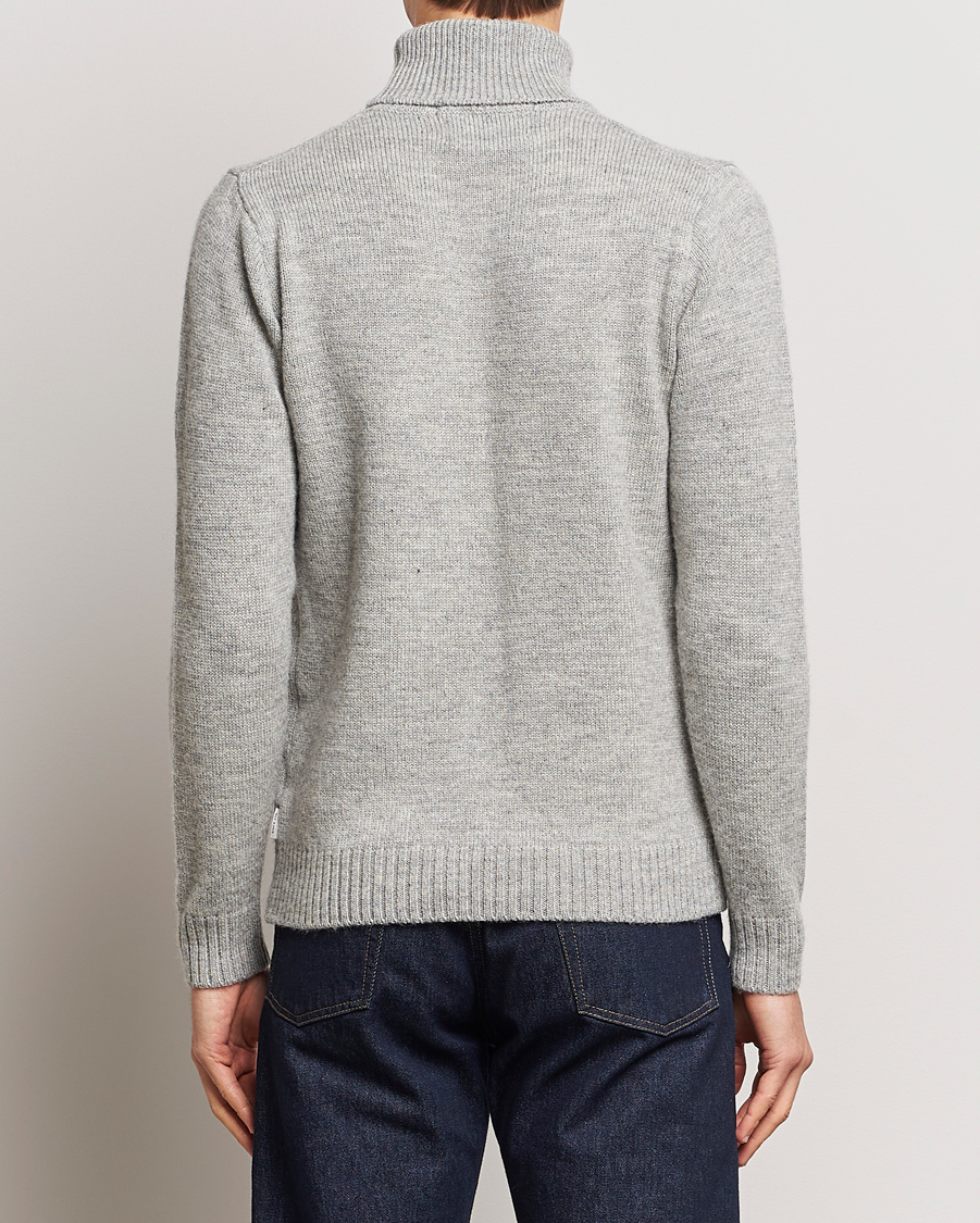 Mies | Puserot | Peregrine | Maker's Stitch Merino Polo Light Grey