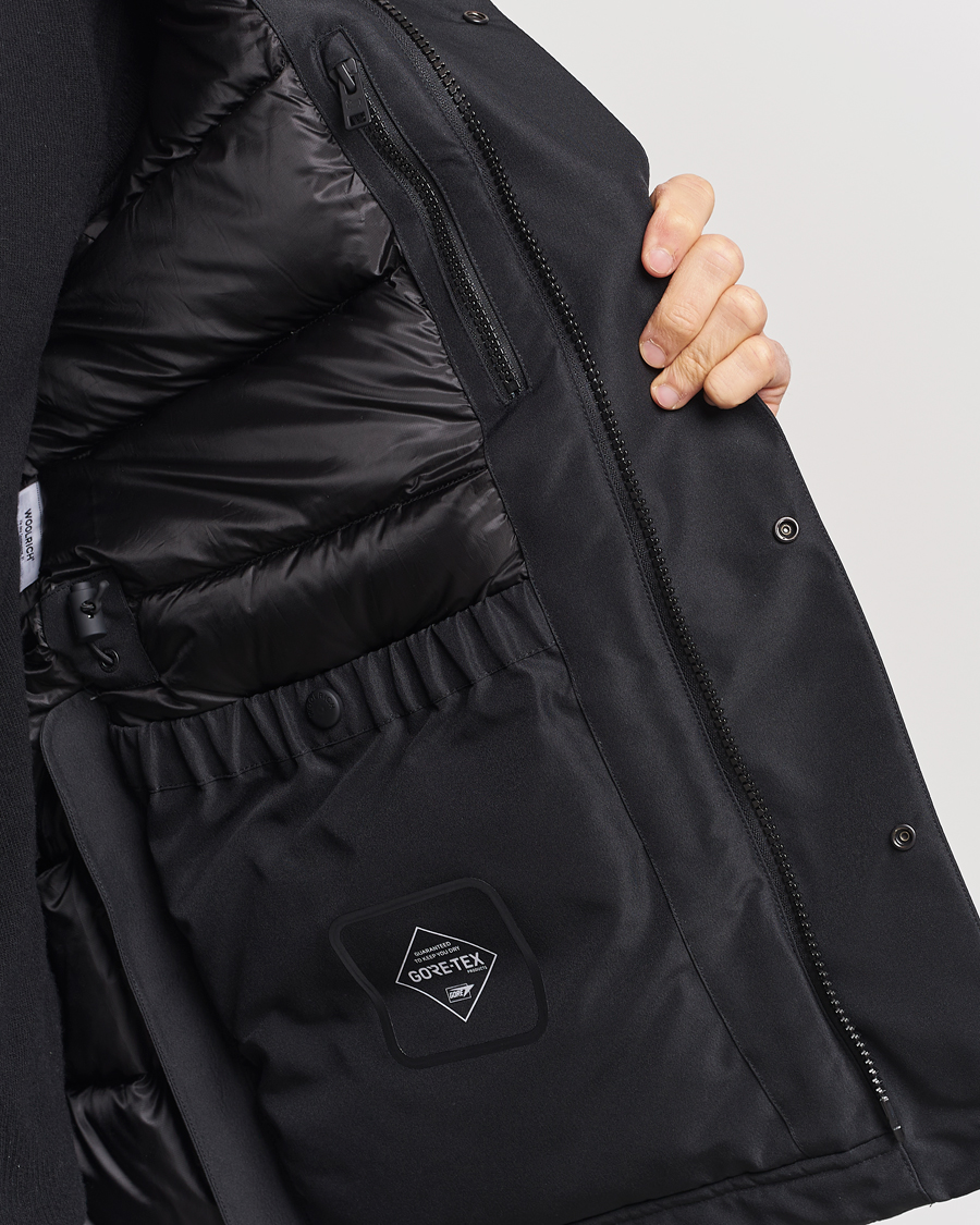 Mies | Takit | Woolrich | Aleutian Supreme Gore-Tex Parka Off Black