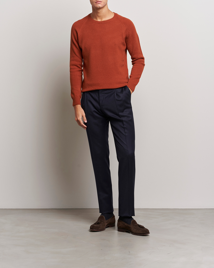 Mies | Puserot | Oscar Jacobson | Kendal Raglan Wool Crewneck Orange