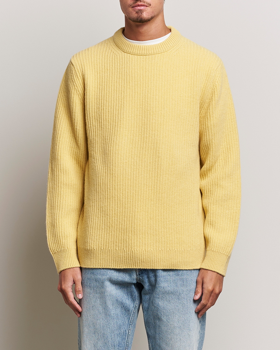 Mies |  | Nudie Jeans | August Wool Rib Knitted Sweater Citra Yellow