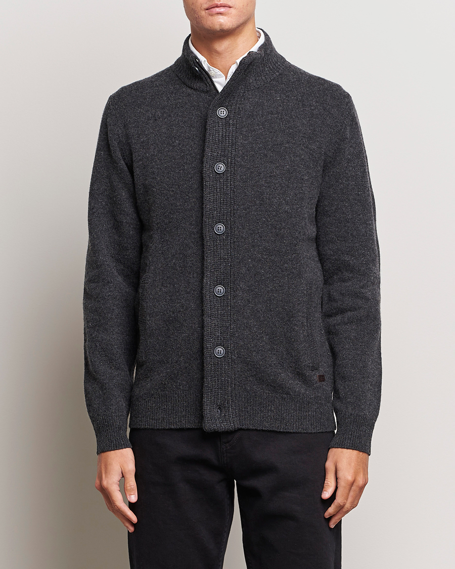 Mies | Neuletakit | Barbour Lifestyle | Essential Patch Zip Through Cardigan Charcoal Marl