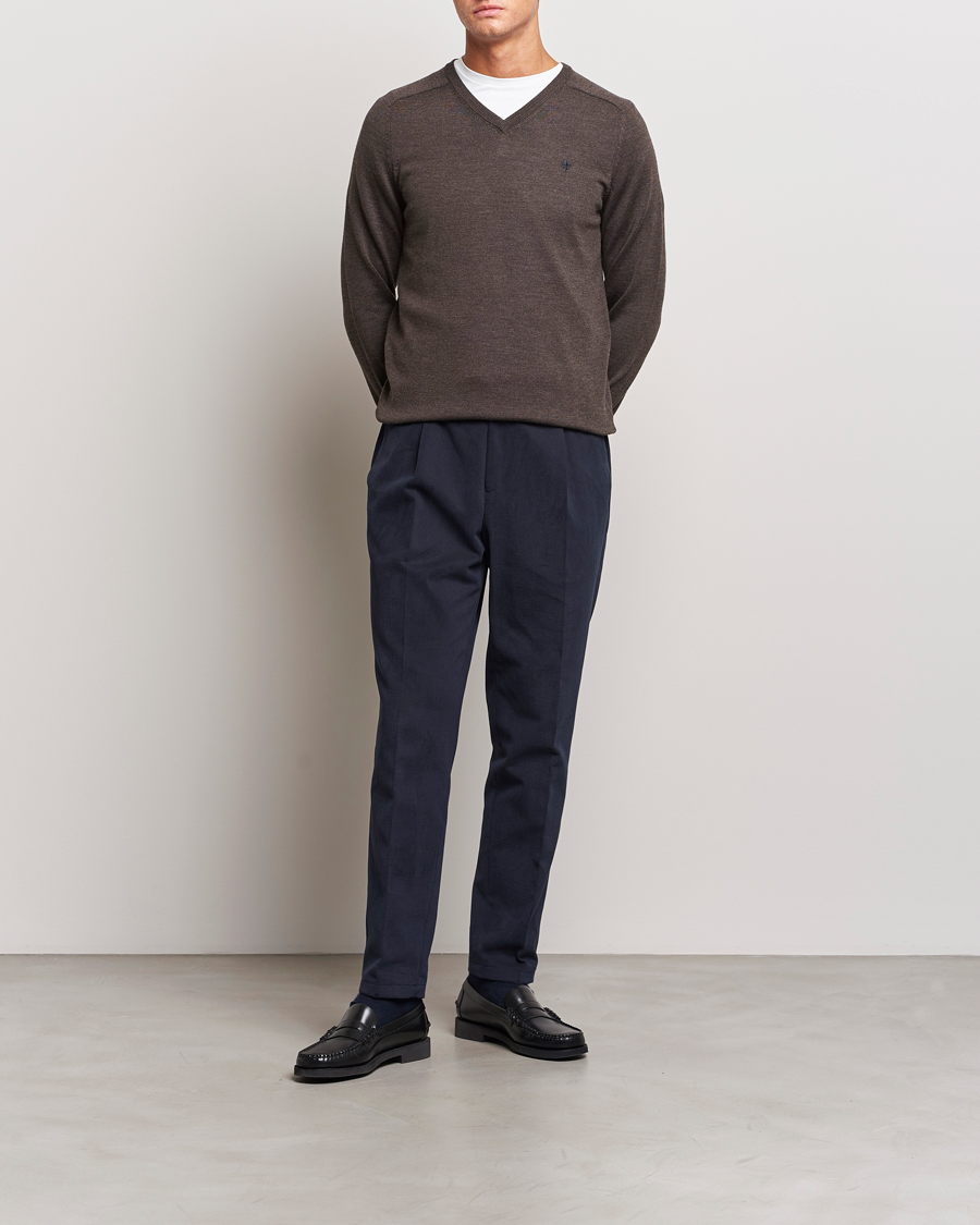 Mies | Puserot | Morris | Merino V-neck Brown
