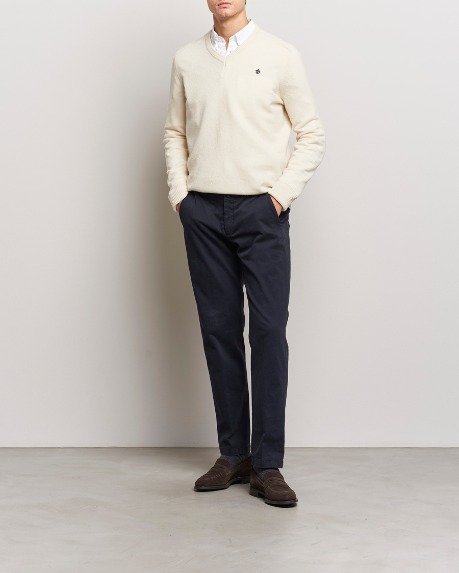 Mies | Puserot | Morris | Newton V-neck Off White