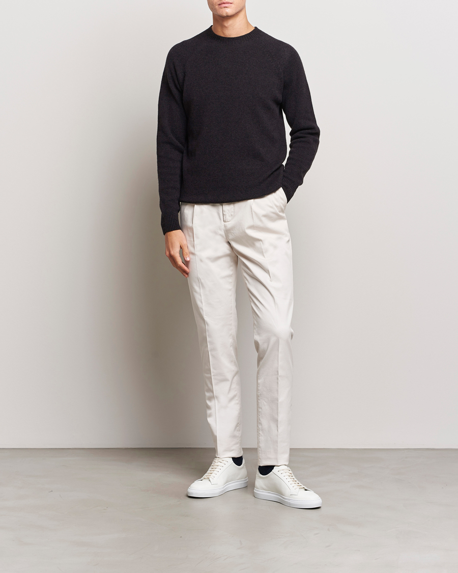 Mies | Puserot | Sunspel | Lambswool Crewneck Coffee Twist