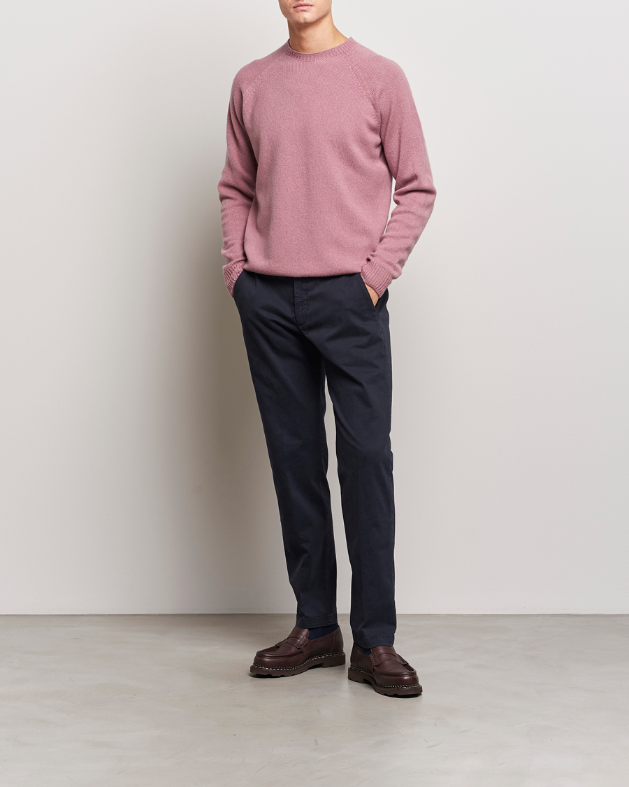 Mies | Puserot | Sunspel | Lambswool Crewneck Vintage Pink