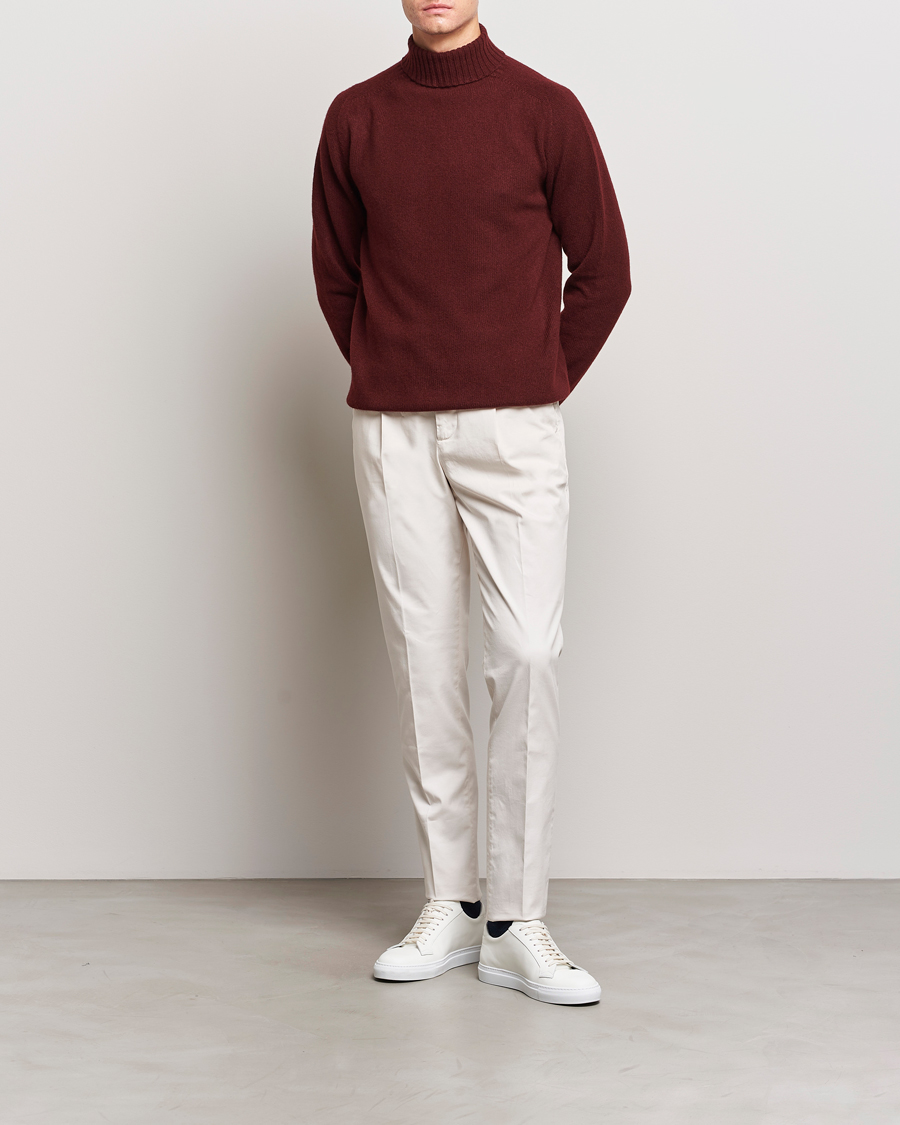 Mies | Puserot | Sunspel | Lambswool Rollneck Maroon