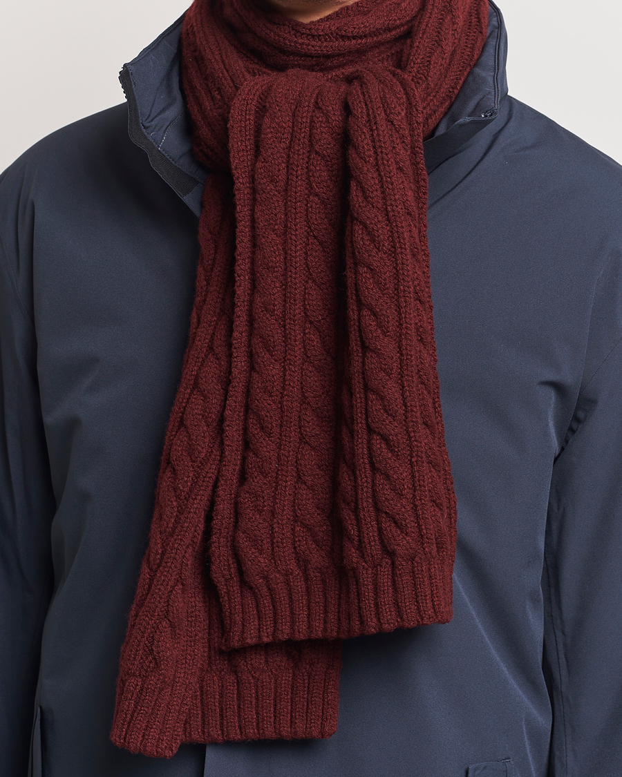 Mies |  | Sunspel | Lambswool Cable Scarf Maroon