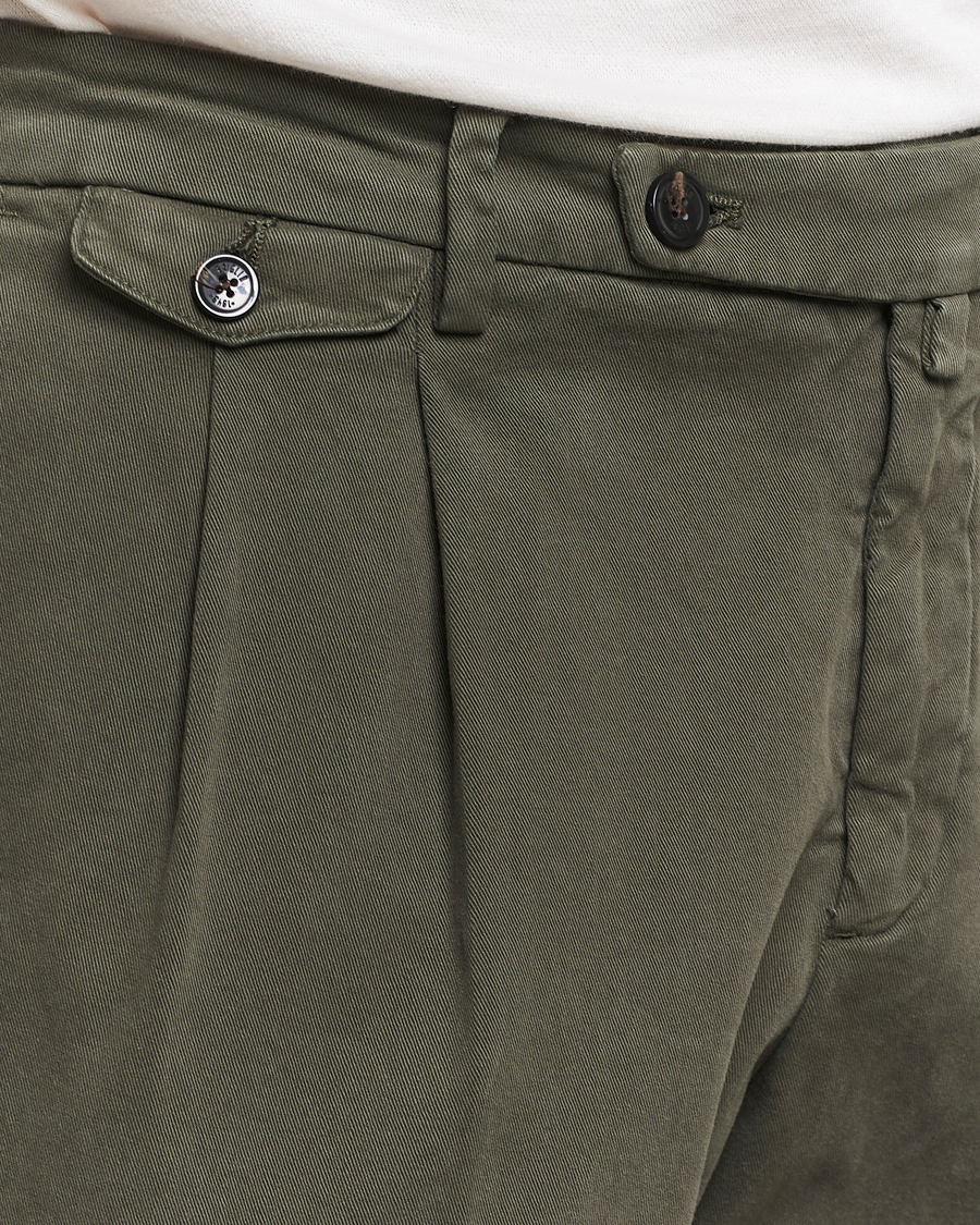 Mies | Housut | Briglia 1949 | Easy Fit Pleated Cotton Stretch Chino Military