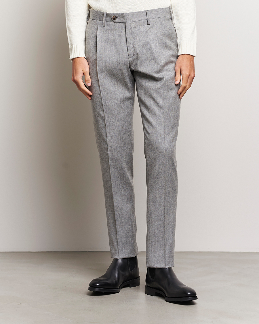 Mies | Flanellihousut | Lardini | Wool/Cashmere One Pleat Trousers Light Grey