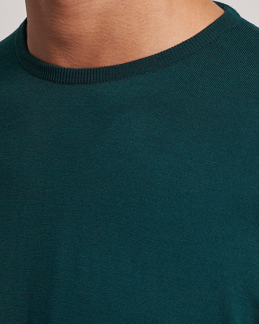 Mies | Puserot | John Smedley | Lundy Extra Fine Merino Crew Neck Pine Green