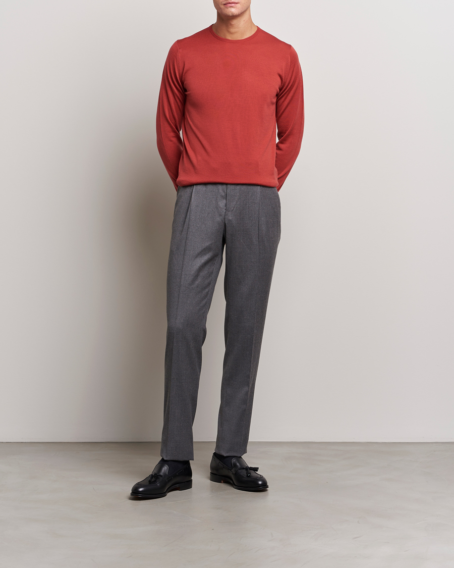 Mies | Puserot | John Smedley | Lundy Extra Fine Merino Crew Neck Redwood