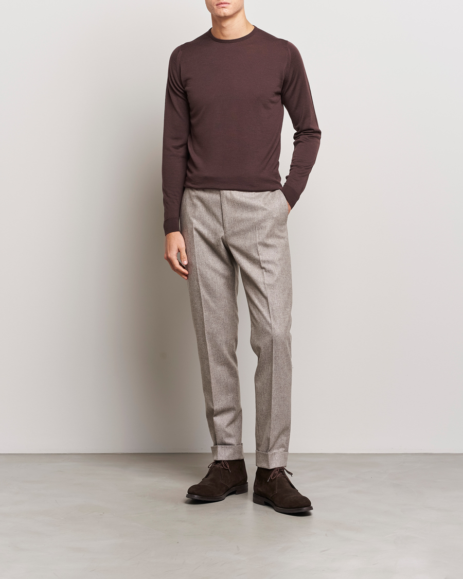 Mies | Puserot | John Smedley | Lundy Extra Fine Merino Crew Neck Truffle Brown