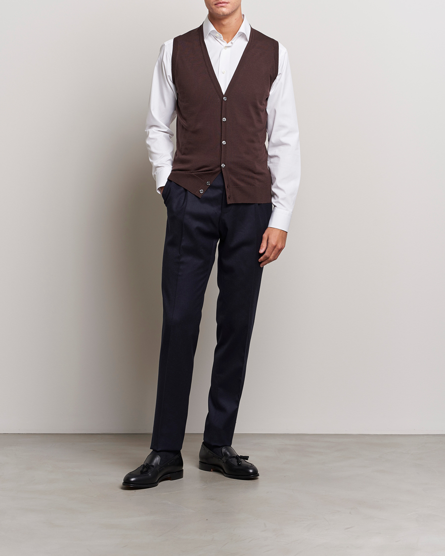 Mies | Puserot | John Smedley | Huntswood Slim Fit Waistcoat Truffle Brown