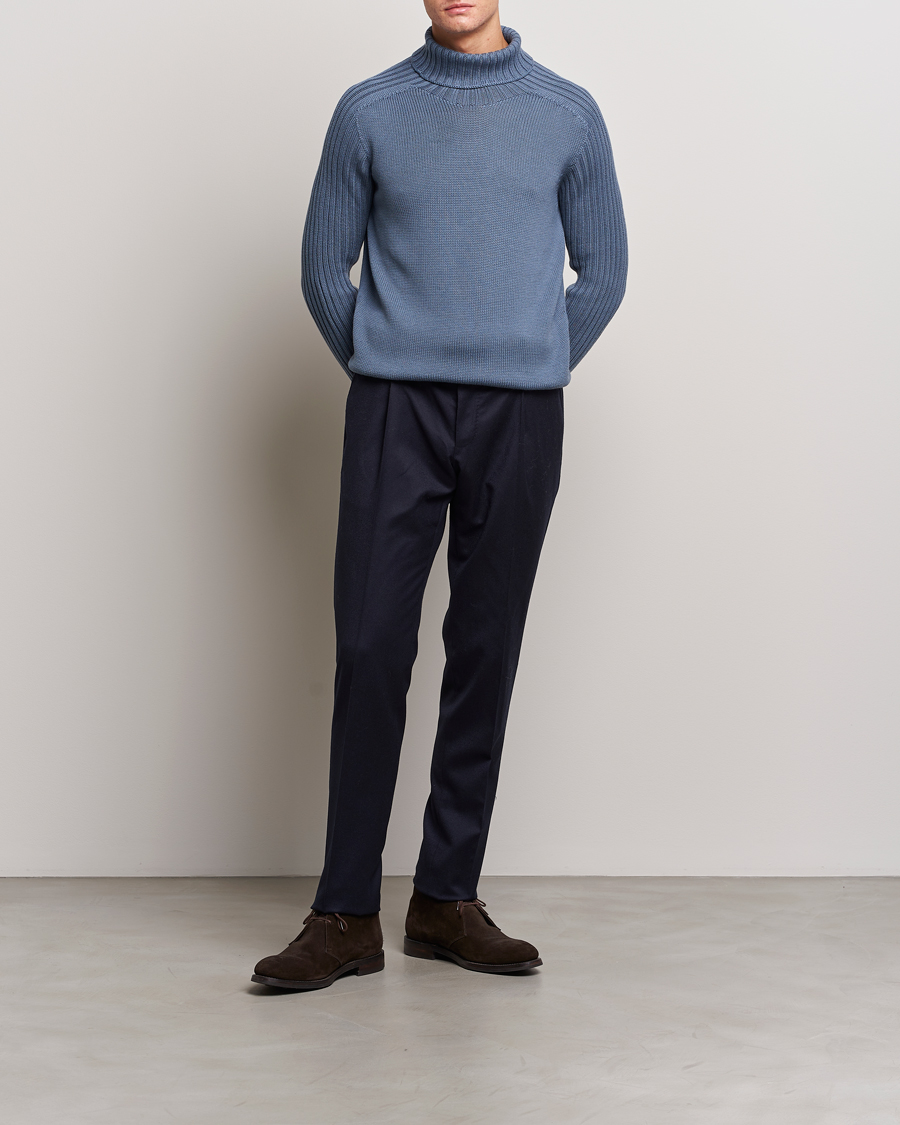 Mies | Puserot | Gran Sasso | Rainwool Rollneck Dusty Blue