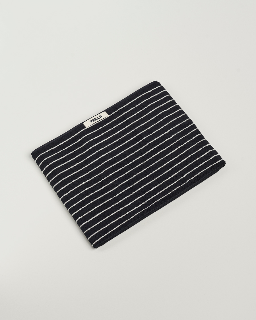 Mies | Tekstiilit | Tekla | Organic Terry Bath Towel Black Stripe
