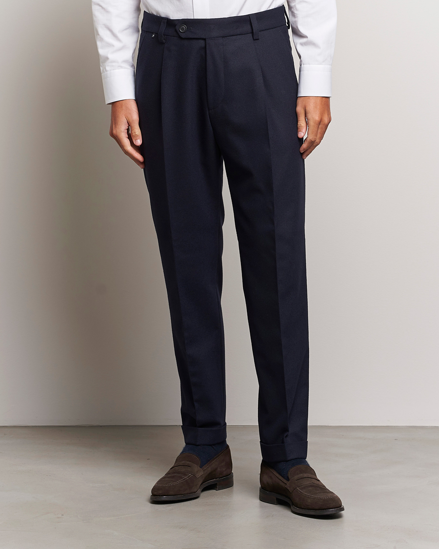 Mies |  | BOSS BLACK | Perin Tech Flannel Pleated Trousers Dark Blue