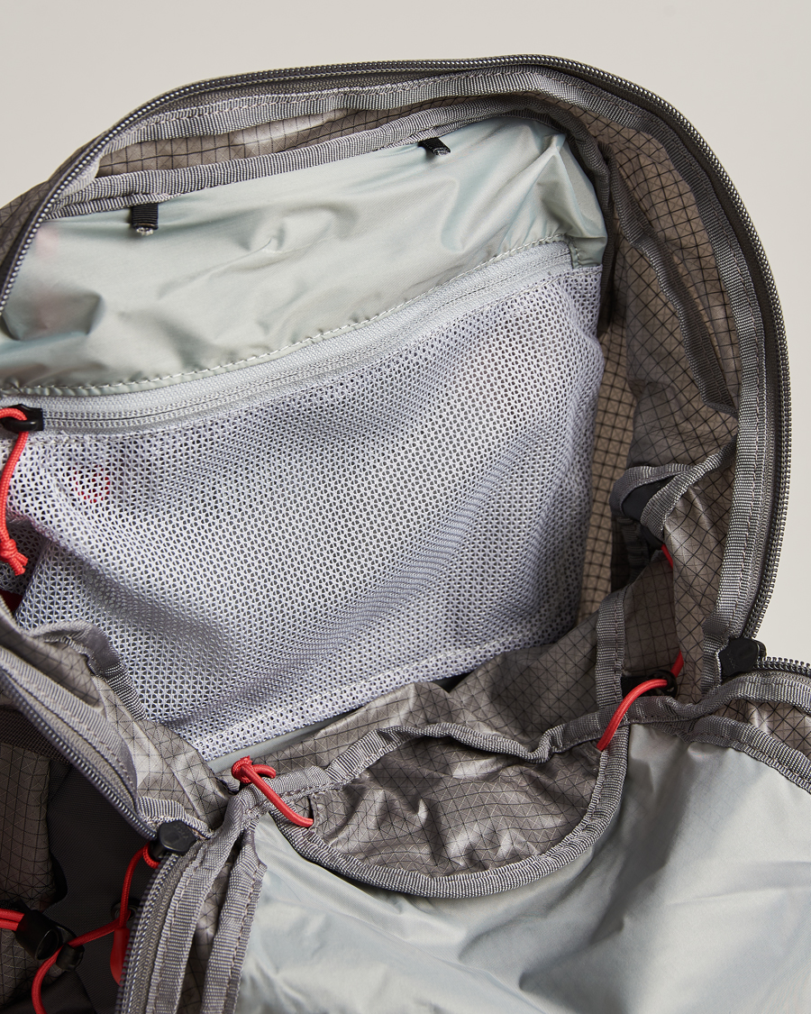 Mies | Osprey Talon Pro 30 Backpack Carbon | Osprey | Talon Pro 30 Backpack Carbon