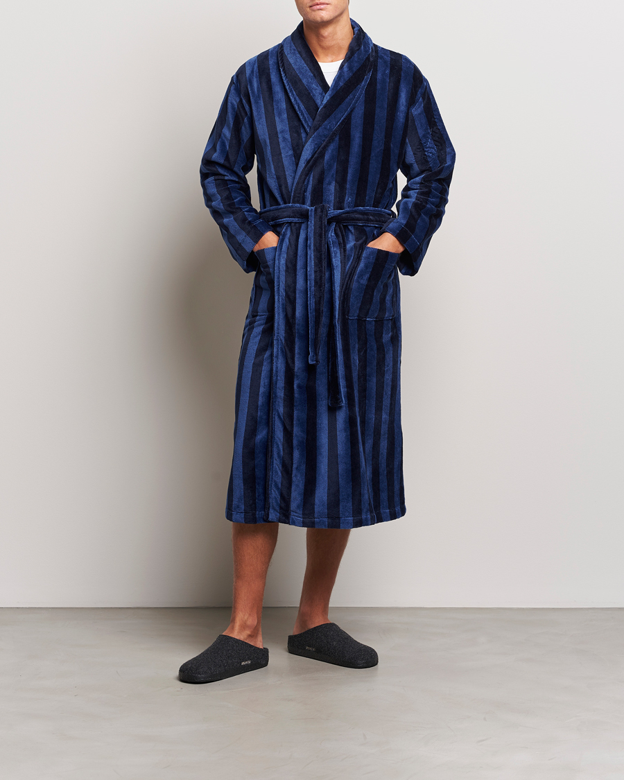 Mies | Yöpuvut ja kylpytakit | Derek Rose | Striped Cotton Velour Gown Navy
