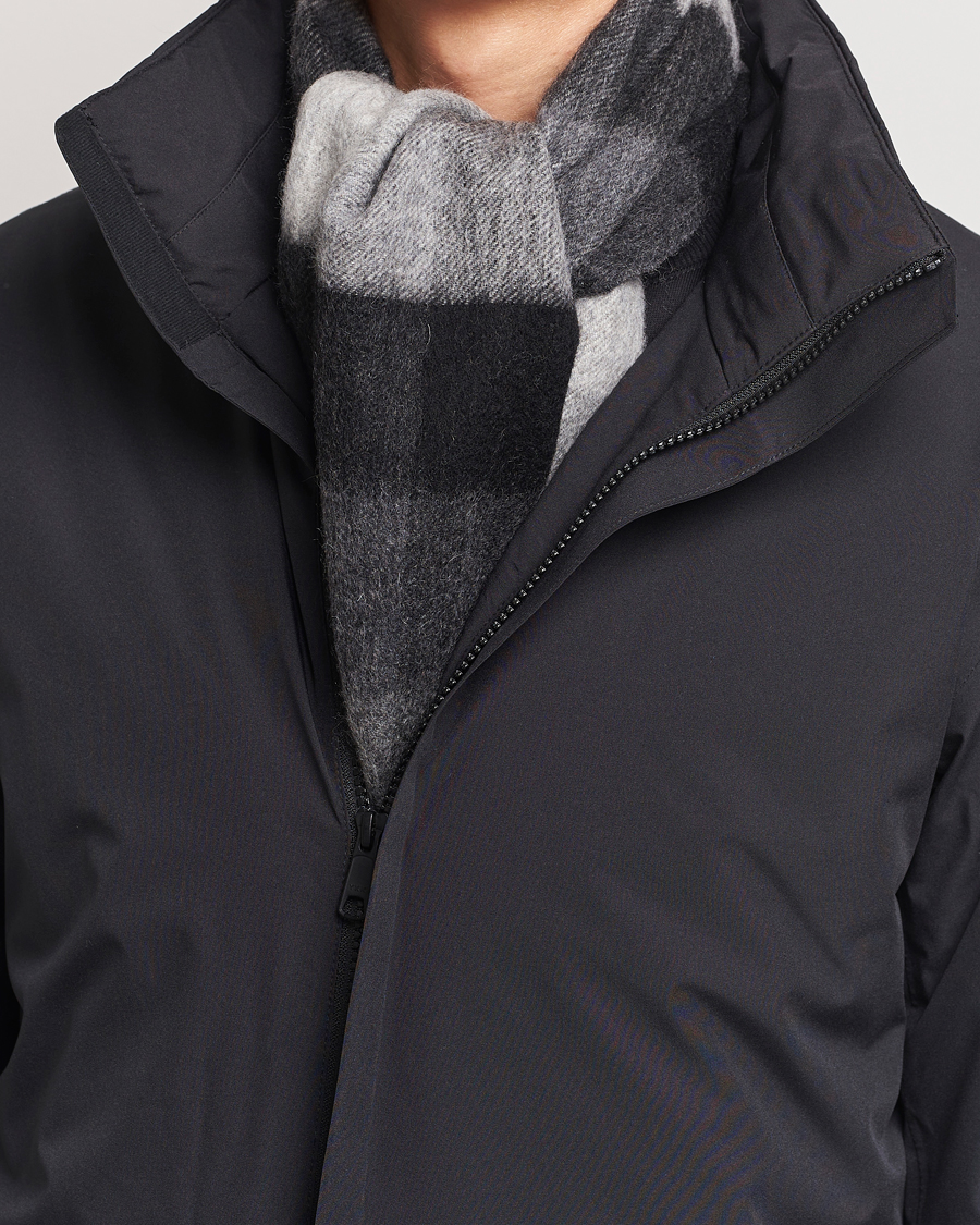 Mies | Amanda Christensen Merino Wool Block Check Scarf Black/Grey | Amanda Christensen | Merino Wool Block Check Scarf Black/Grey