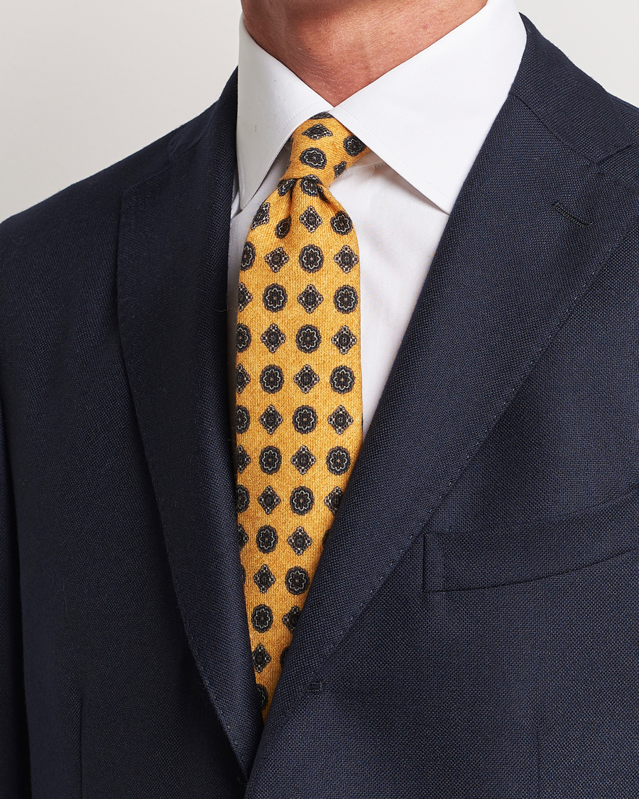 Mies |  | Amanda Christensen | Wool Flannel 8cm Printed Medallion Tie Yellow