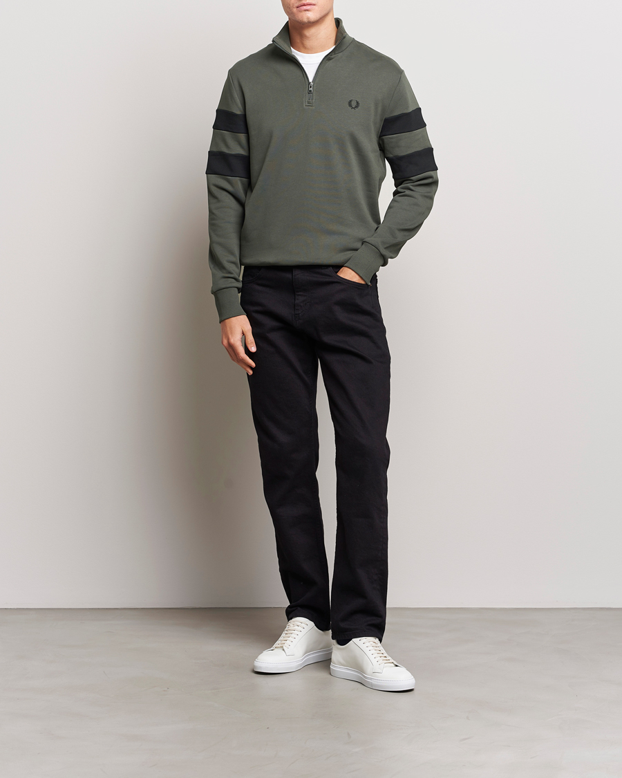 Mies | Puserot | Fred Perry | Tipped Sleeve Half Zip Sweatshirt Field Green