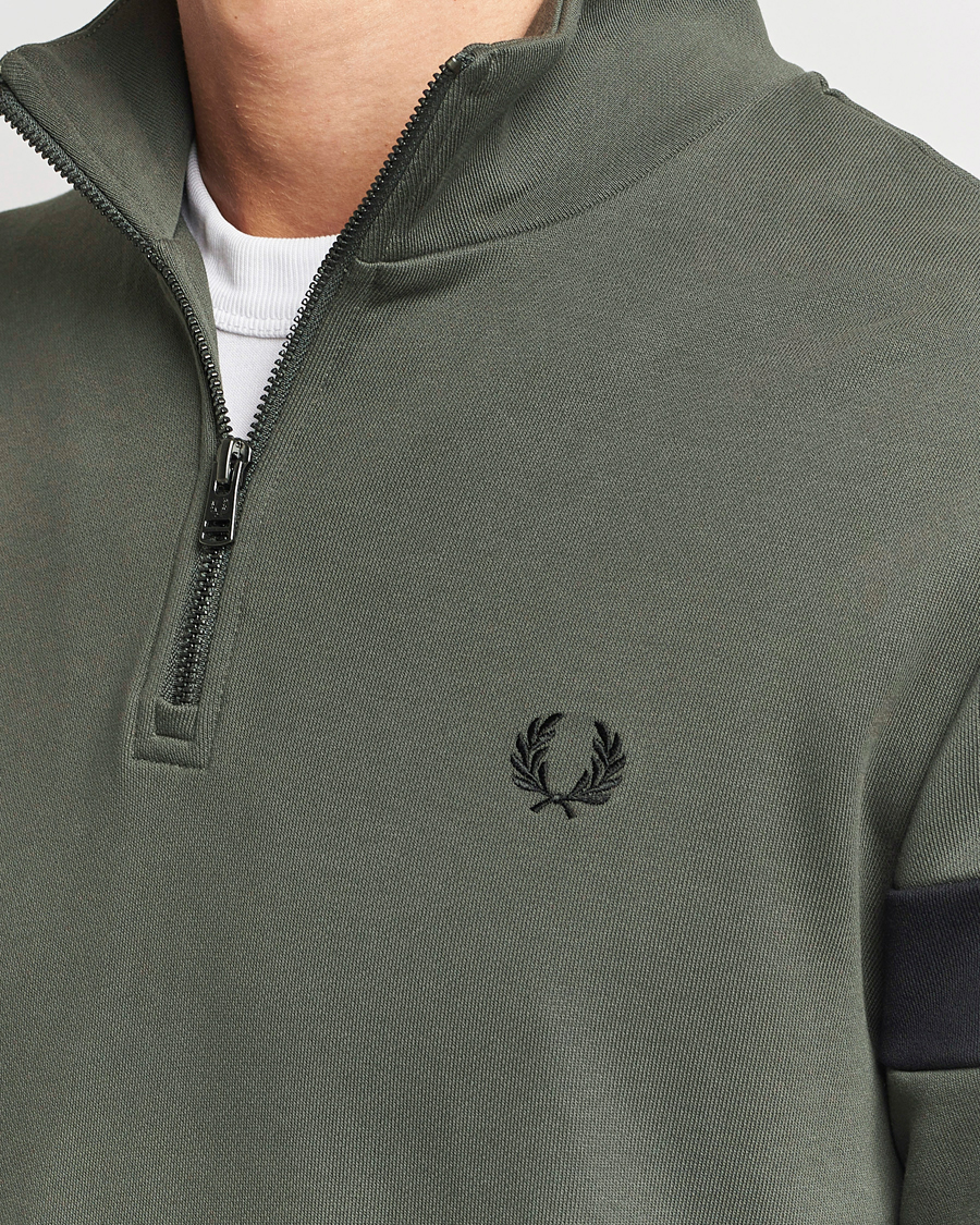 Mies | Puserot | Fred Perry | Tipped Sleeve Half Zip Sweatshirt Field Green