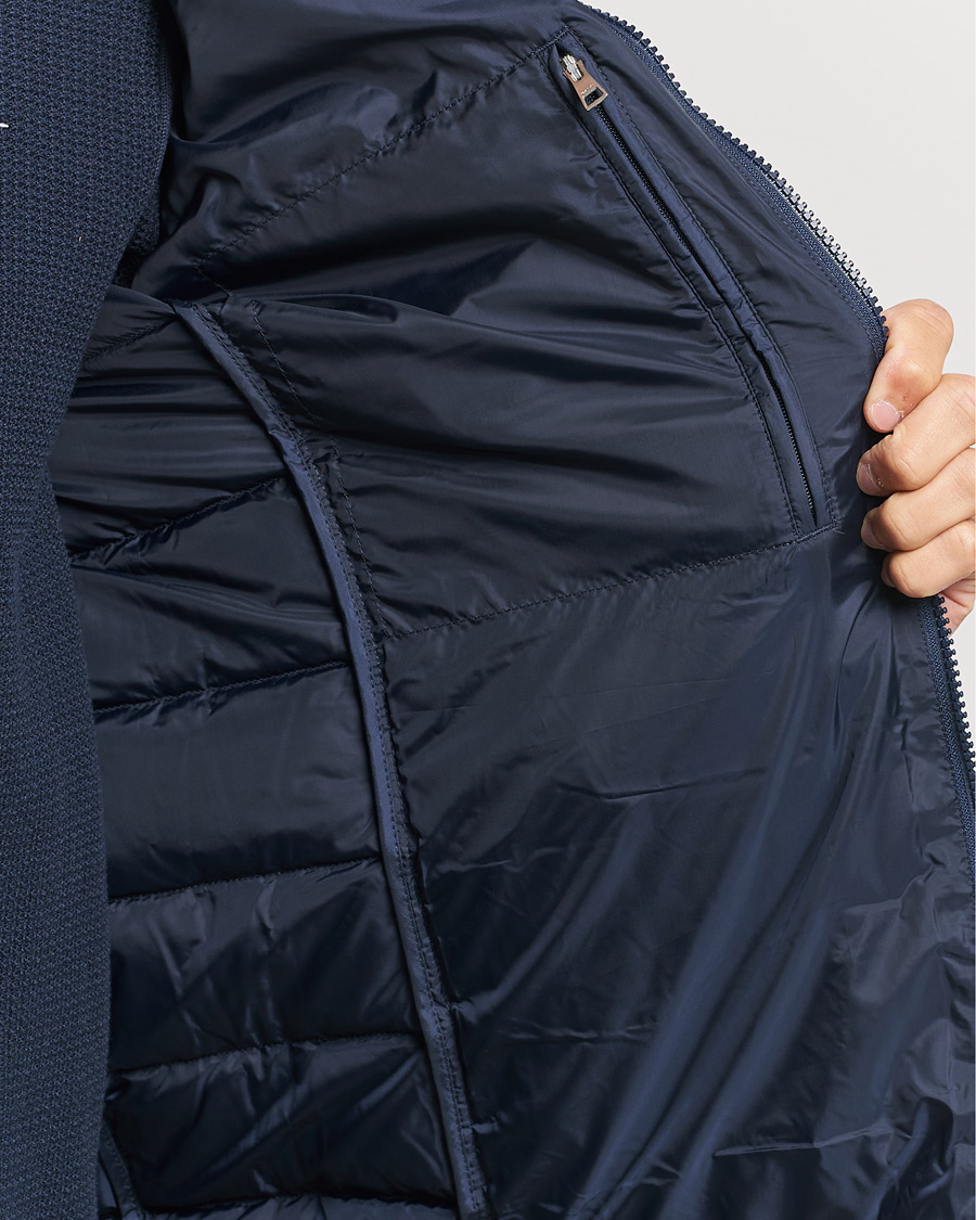Mies | Takit | GANT | Light Down Hooded Jacket Evening Blue