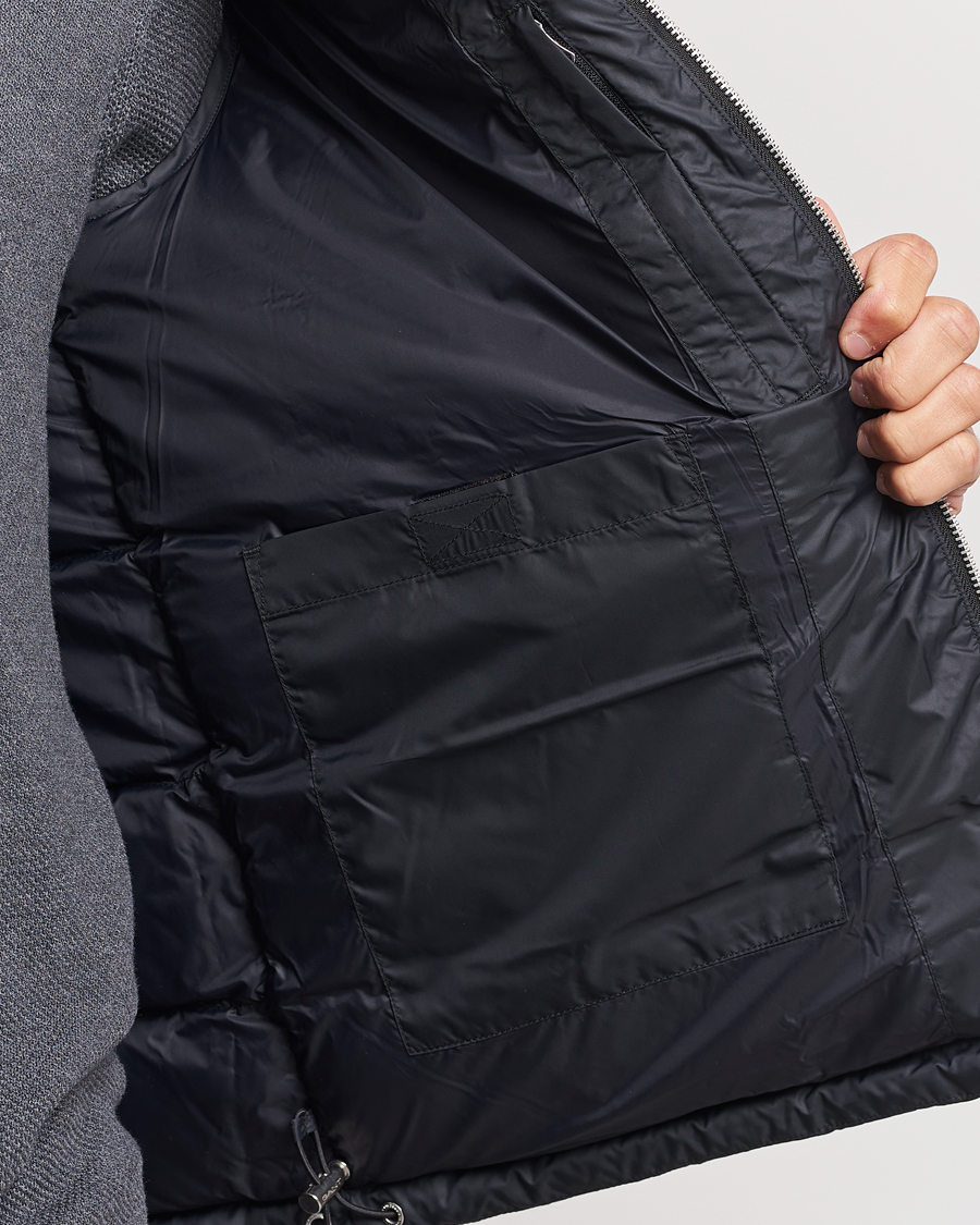 Mies | Takit | GANT | The Active Cloud Vest Black