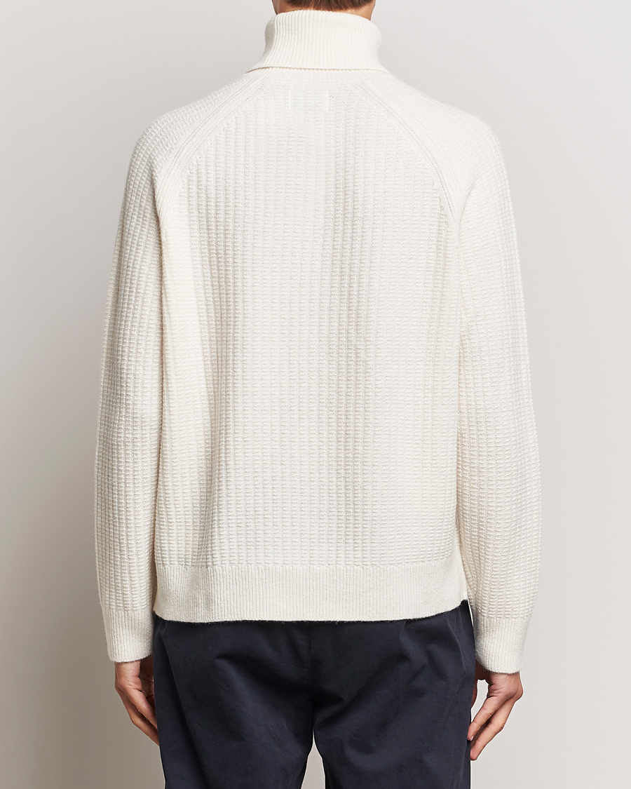 Mies | Puserot | GANT | Lambswool Textured Rollneck Cream