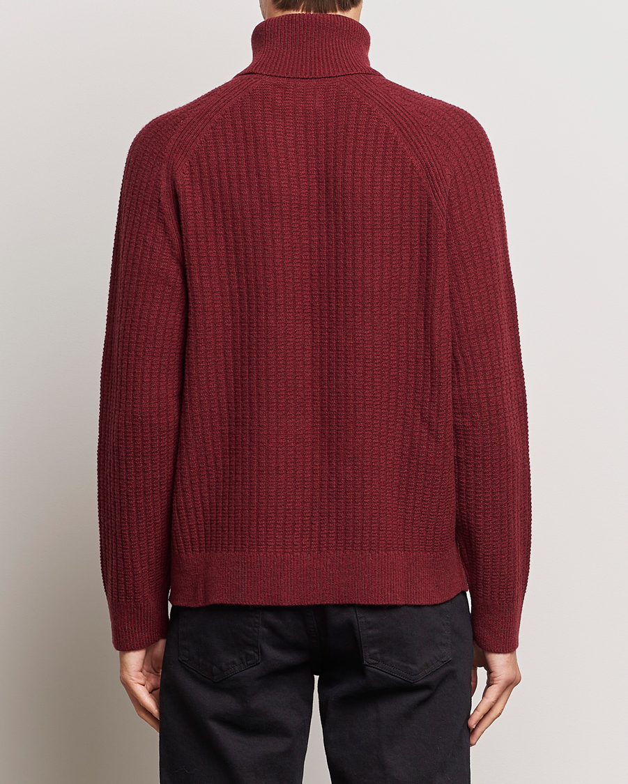 Mies | Puserot | GANT | Lambswool Textured Rollneck Plumped Red