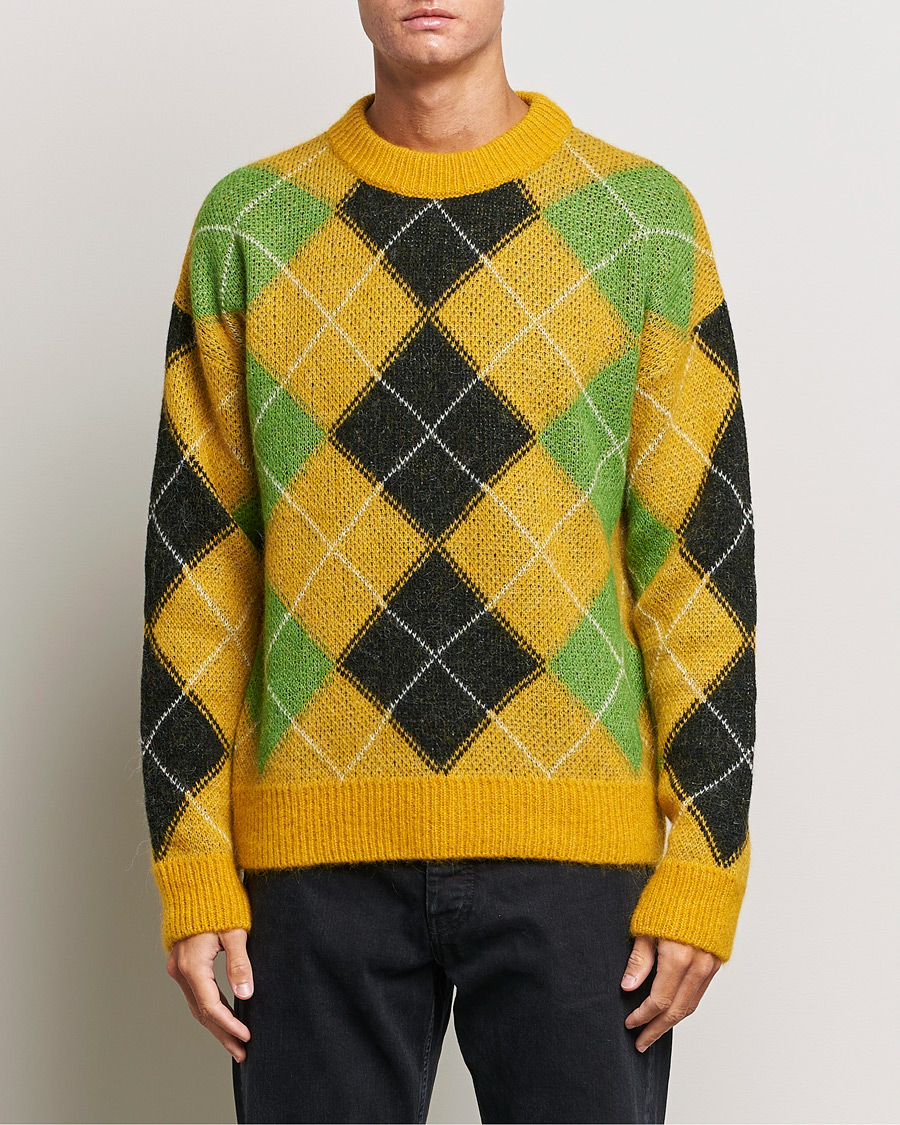 Mies | Puserot | GANT | Furry Argyle Crew Neck Sunflower Yellow